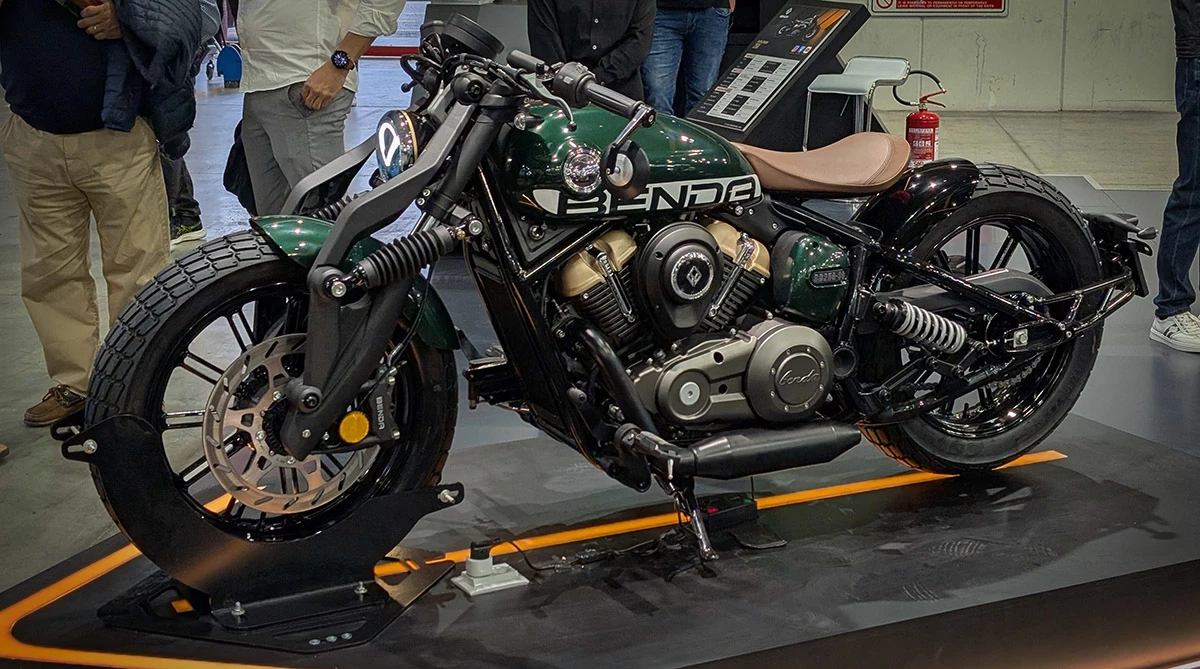 The Napoleonbob looks imposing from every angle, even on a busy show floor