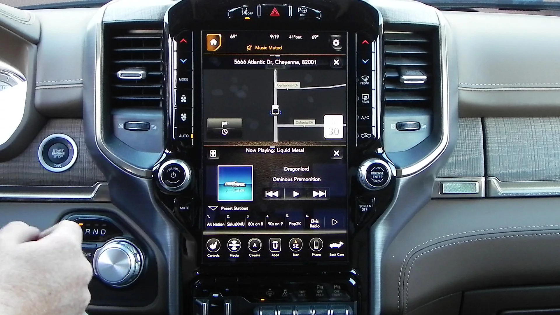 This screen swapping to move items up or down helps when screen glare might get in the way and can make it easier for the driver or front passenger to focus on one item rather than the other