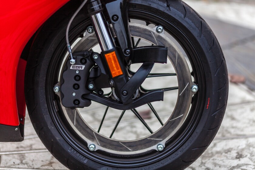 The 2014 EBR 1190RX features a Zero Torsional Load rim-mounted front brake with 8-piston caliper and cooling ducts (Photo: Loz Blain)