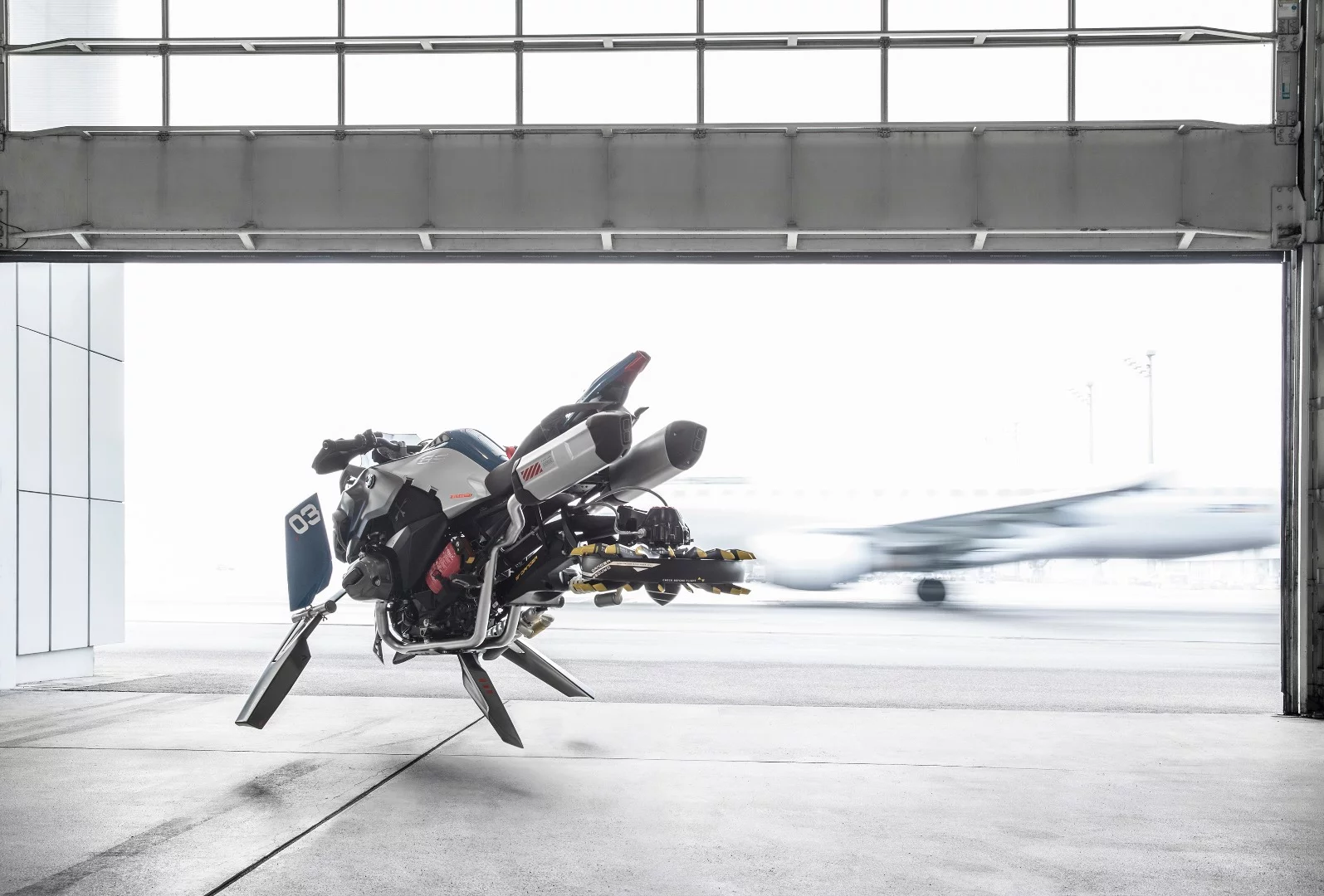 Parts of the R1200 GS have been repurposed to create the Hover Ride