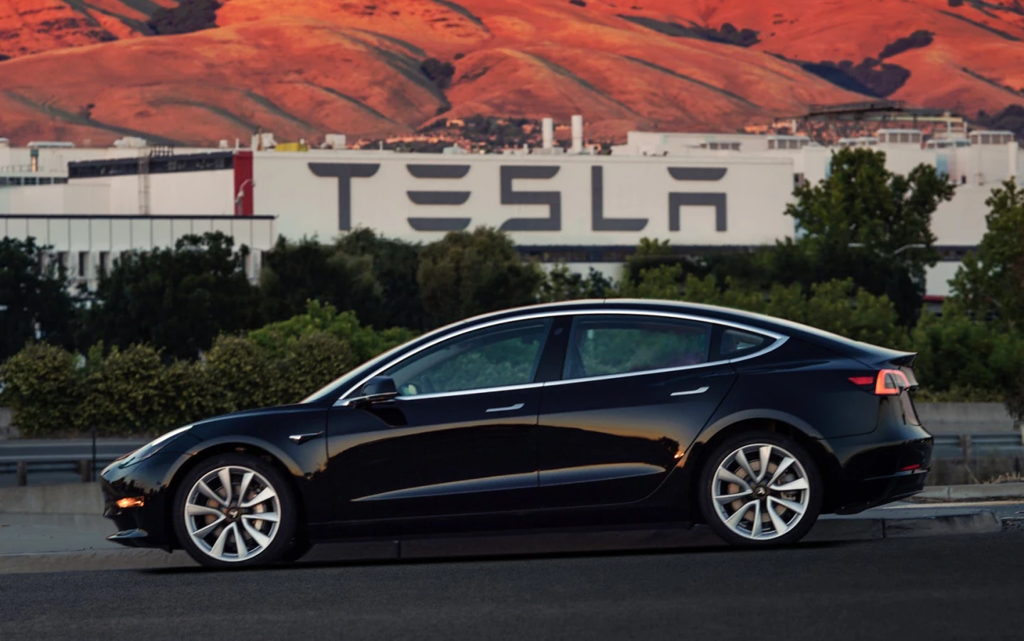 Owners of Model 3 can now access Tesla's Summon self-parking feature via an over-the-air update