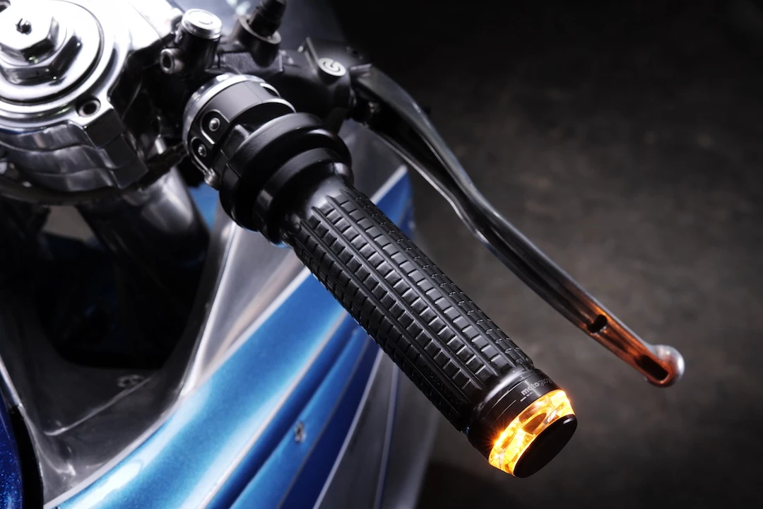 Smoked Garage Project XG-848X: indicators built into the bar ends