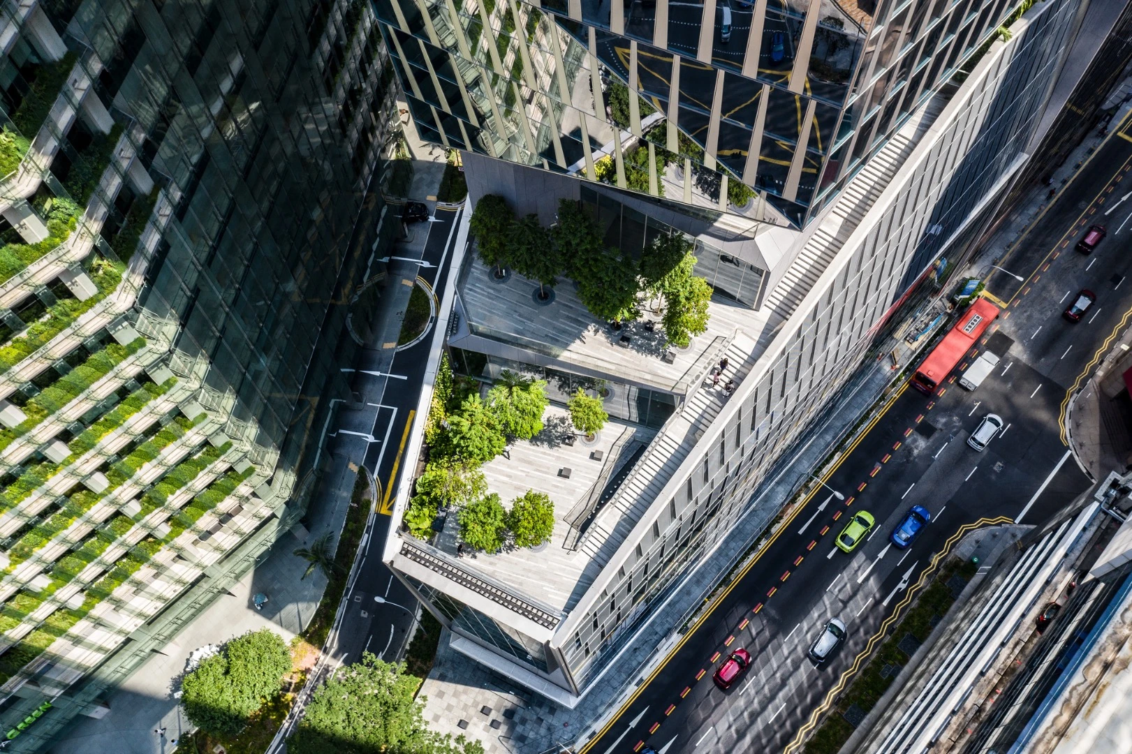 Robinson Tower has a total floorspace of 24,000 sq m (259,400 sq ft)