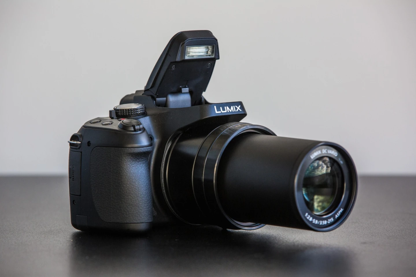 Panasonic DC-FZ80: it's happy to see you