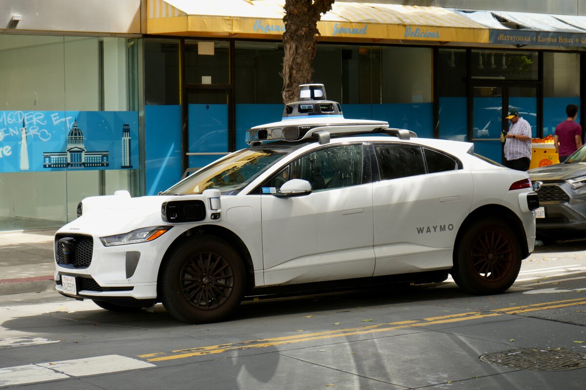 The human eye may hold the fix for self-driving cars
