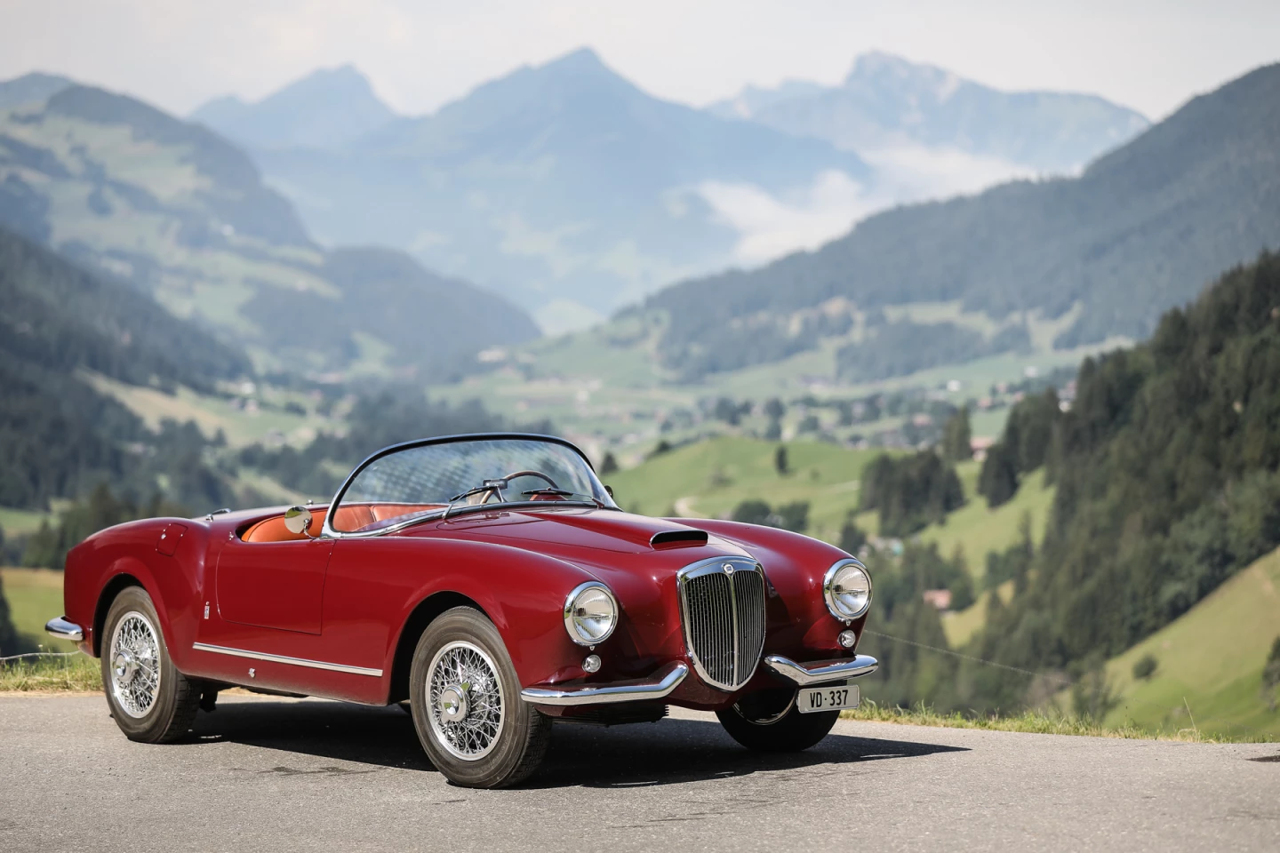 1955 Lancia Aurelia B24S Spider America | Sale price including Buyers Premium: £709,400 | $942,381 | Estimate: £700,000 – £900,000 | $925,000 to $1,200,000 | Lot 3 | Gooding & Company Passion of a Lifetime, Hampton Court Palace | 5 September, 2020