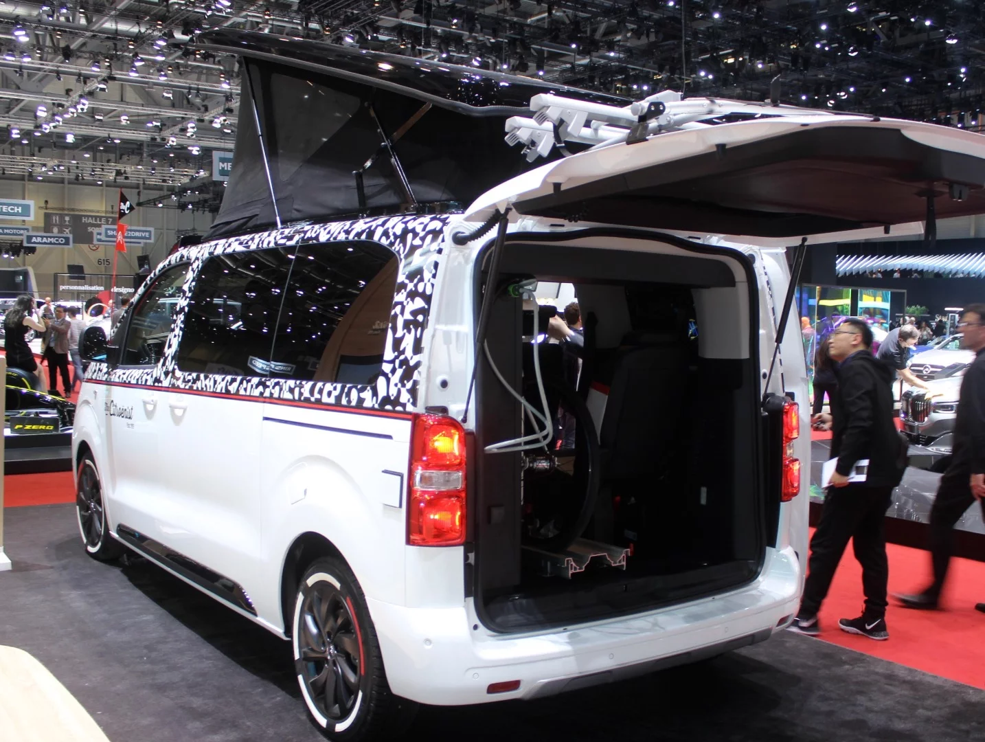 Citroën shows a new style of camper van for digital nomads