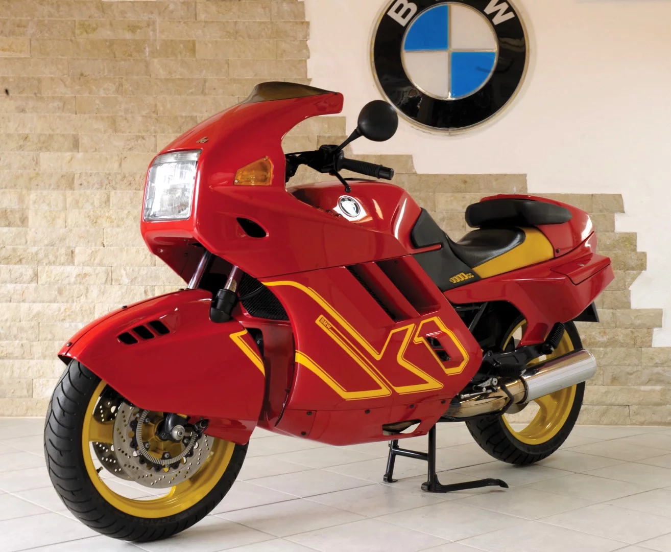 The only motorcycle to go under the auctioneers hammer at Villa Erba in 2015 will be this 1992 BMW K1 which is estimated to fetch between €20,000 and €30,000. The bike was donated by BMW specialists Mint Classics of Münster, Germany and 100% of the proceeds, including the buyer’s premium, will go to Caritas International in support of earthquake relief in Nepal.