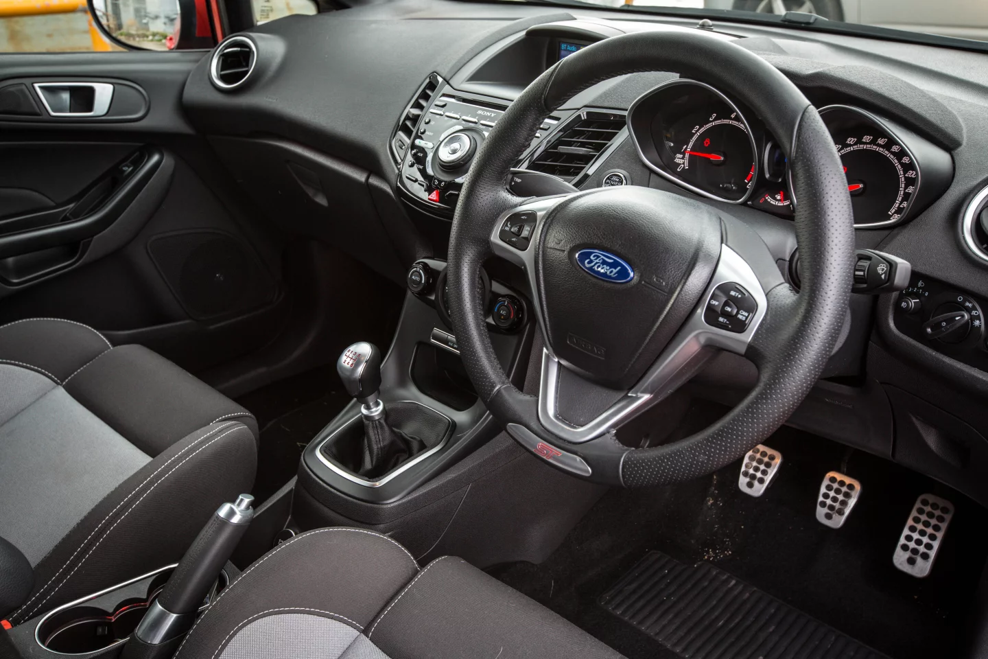 2014 Ford Fiesta ST - steering wheel and interior (Photo: Gizmag.com)