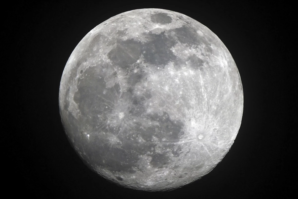 The International Lunar Observatory Association is to send a tested telescope on board Moon Express's entry to the Google Lunar X Prize challenge (Photo: Shutterstock)