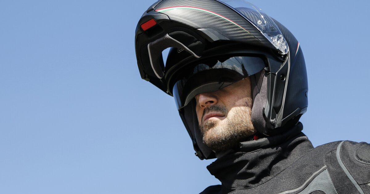 agv flip up helmet 2018 AGV introduces the Sportmodular – the first full carbon flip face helmet