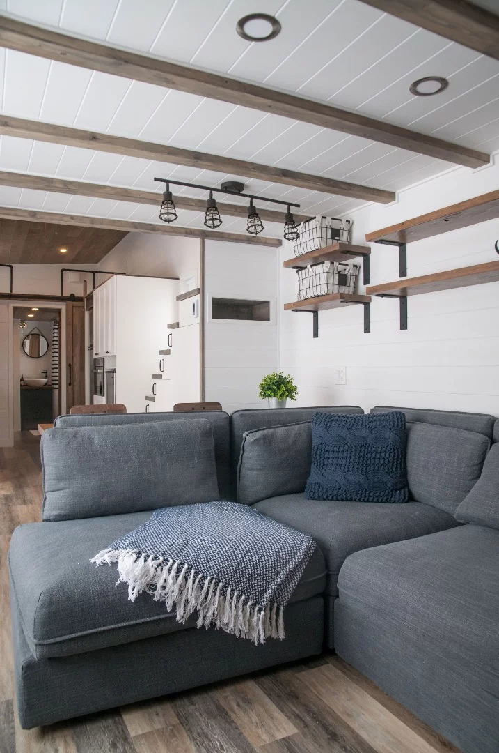 The Ébène's couch is modular and its layout can be changed