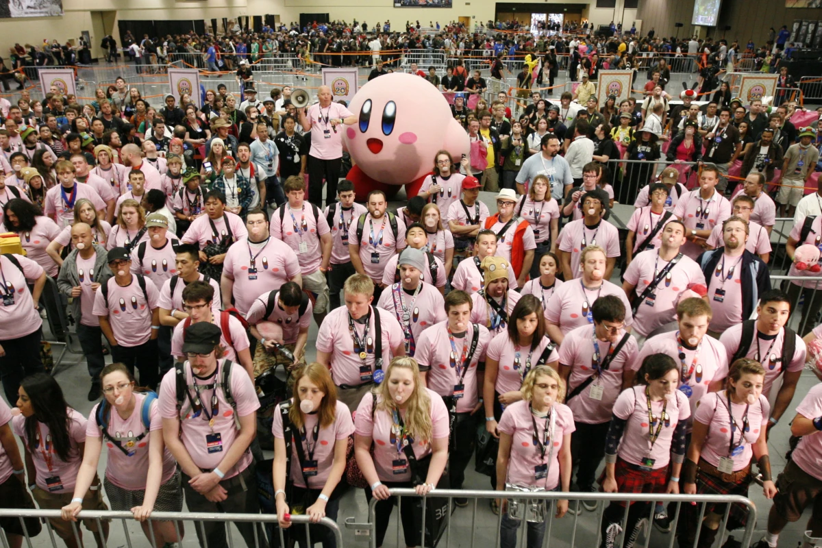 536 Kirby fans got to break a bubblegum blowing record as well as preview the 20th anniversary game collection