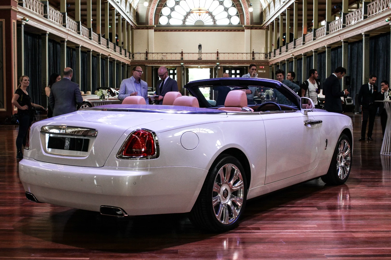 The line running down the side of the Dawn starts under the headlamps and flows along the car