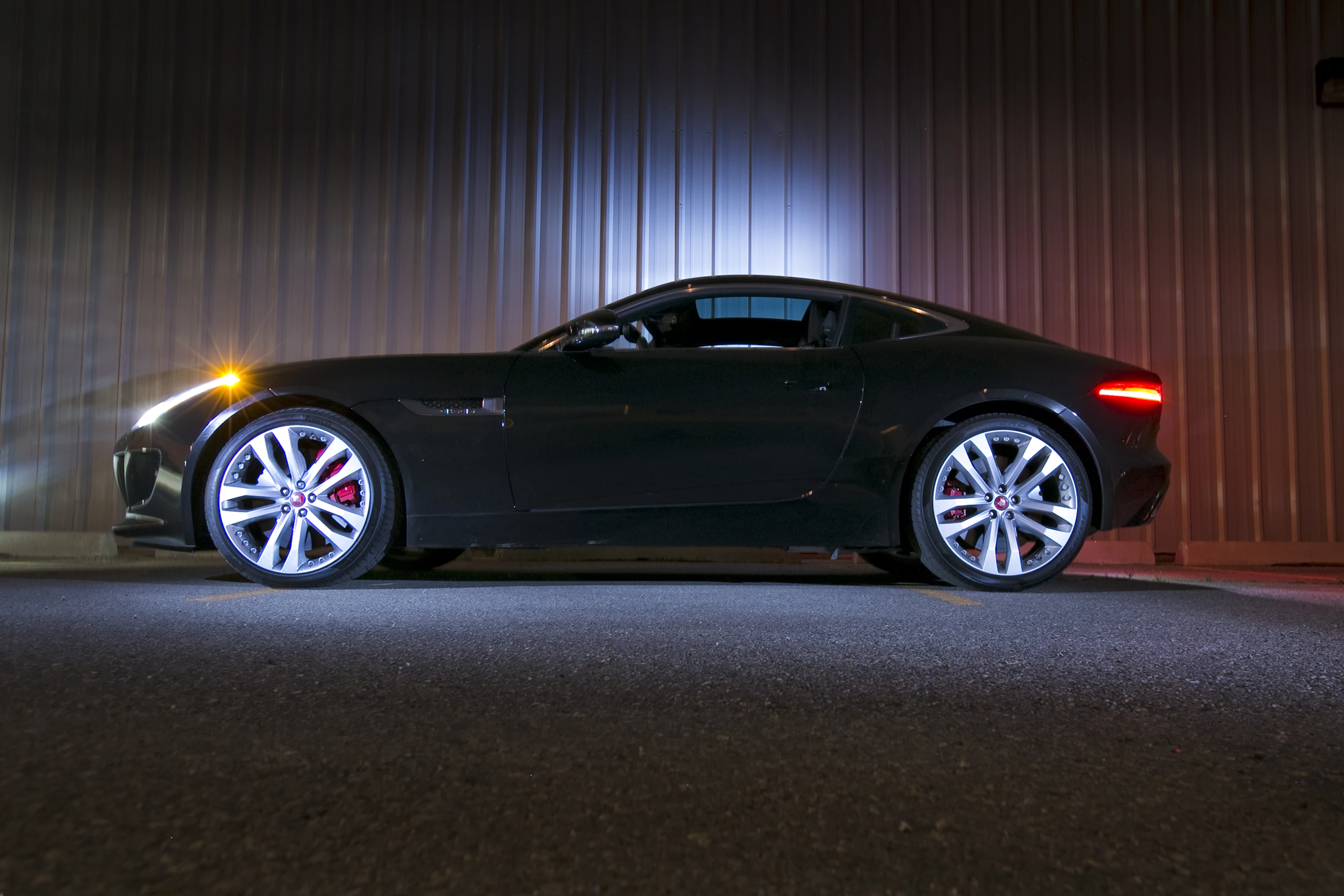 The hard-topped Coupe's visual impact is strengthened by that gorgeous defining roofline (Photo: Angus MacKenzie/Gizmag.com)