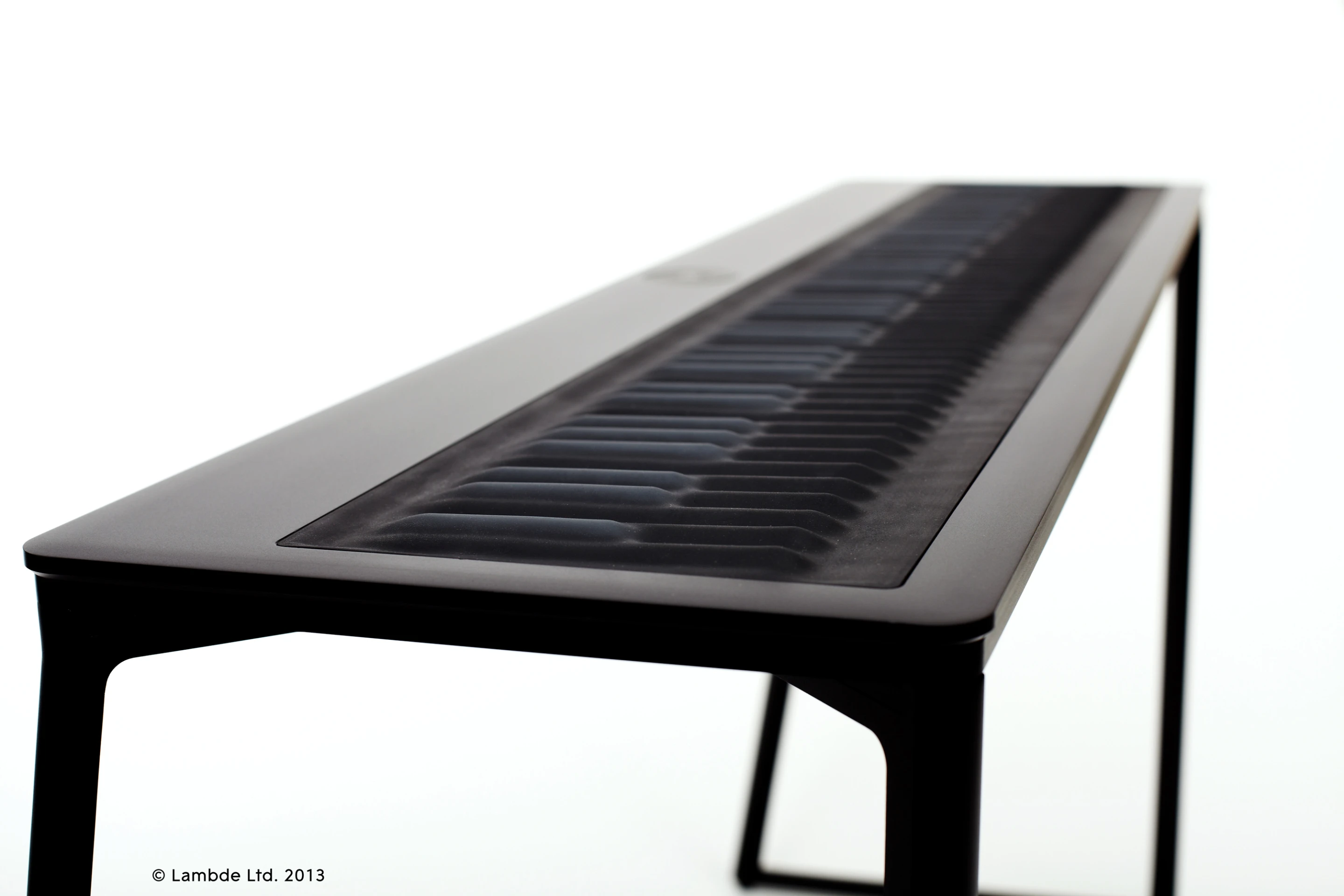 The Seasboard GRAND can even mimic other instruments to reproduce a variety of musical sounds, like swelling horns or bending guitar strings (Photo: Lambde Ltd. 2013)