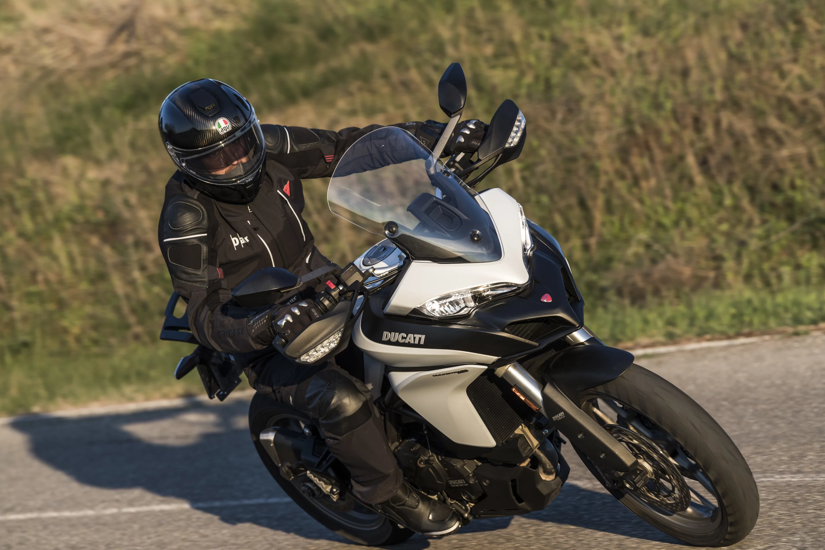 AGV Sportmodular: you can even ride a motorcycle while wearing it