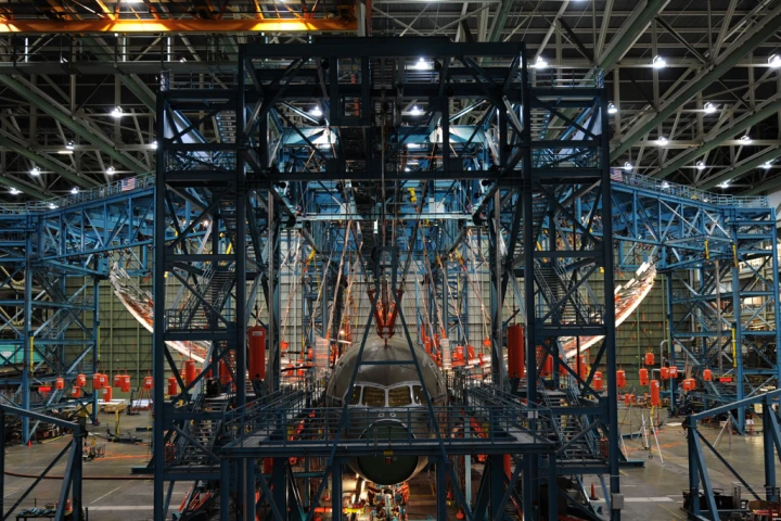 Flex test - the 787 was subjected to loads 150 percent greater than it can expect to endure during service (Photo: Boeing)