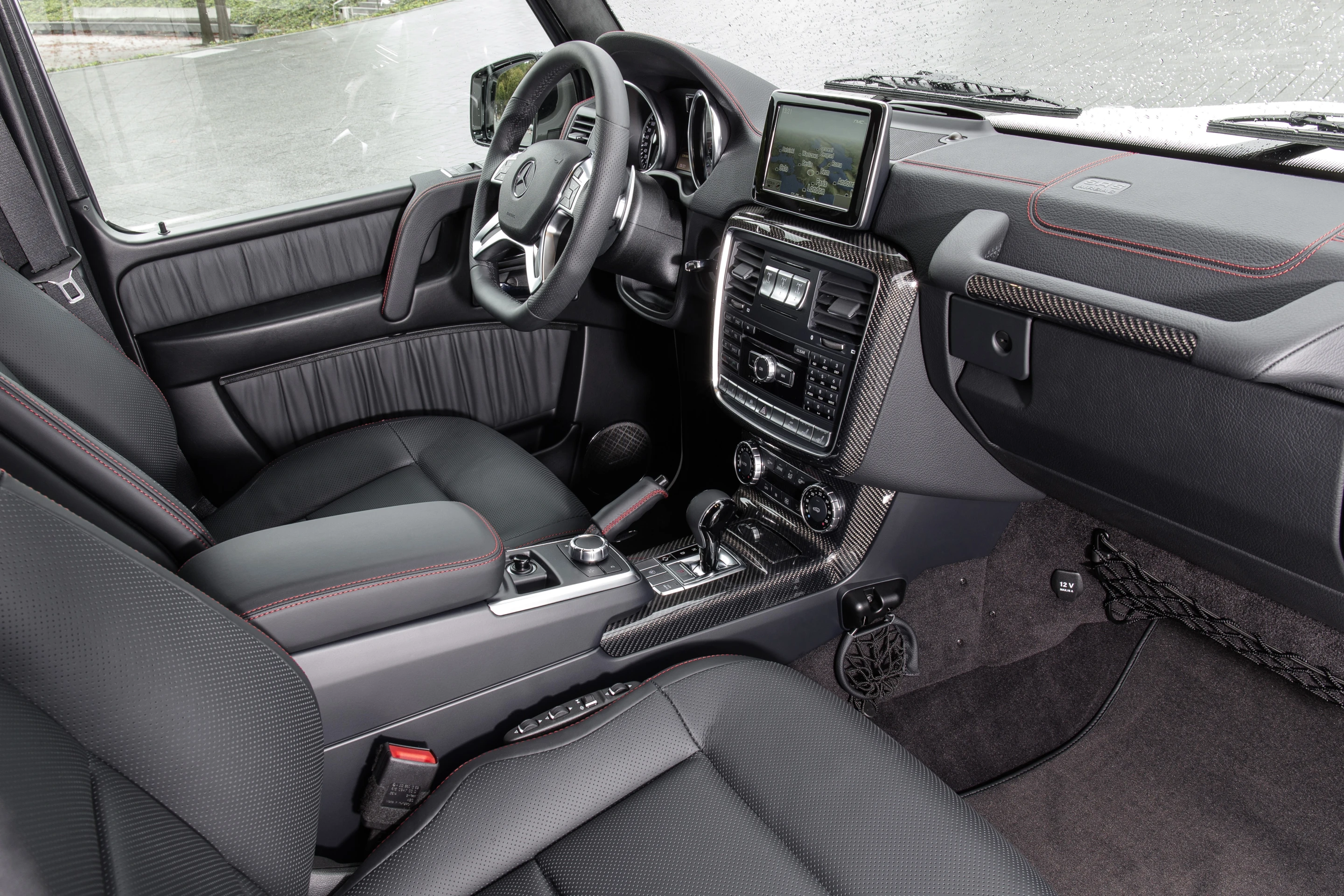 Inside, there are two different color options for the leather trim