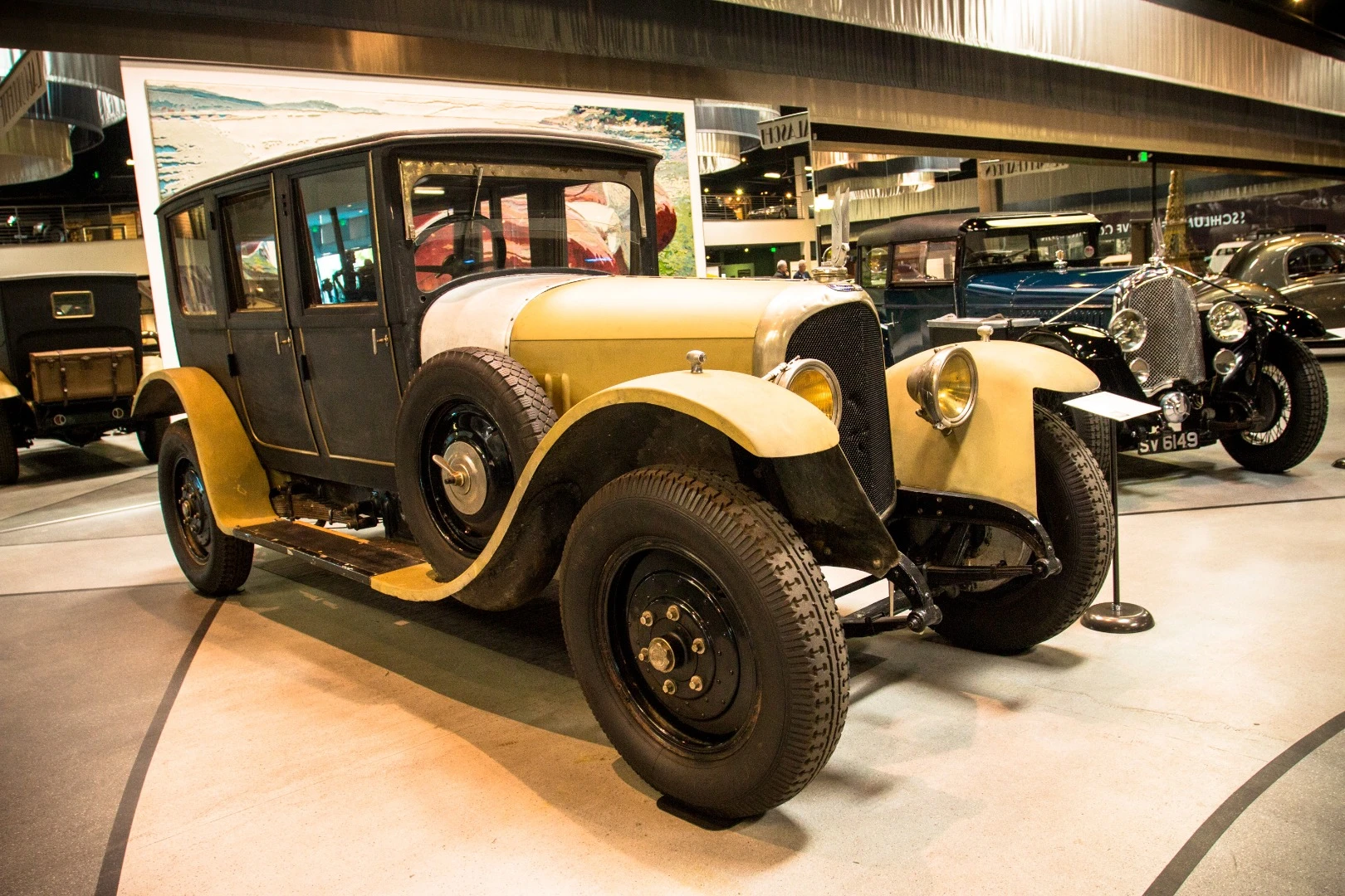 1919 Avions Voisin Type C1 Limousine: used an inline four-cylinder sleeve-valve engine producing 75 horsepower at 2,400 rpm. This model became an instant success, as one of the few cars ready for sale as World War One ended.