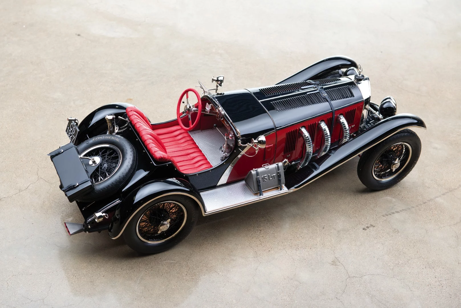 One particularly noteworthy specimens were the three foot long Mercedes-Benz SSK Model which fetched $52,900