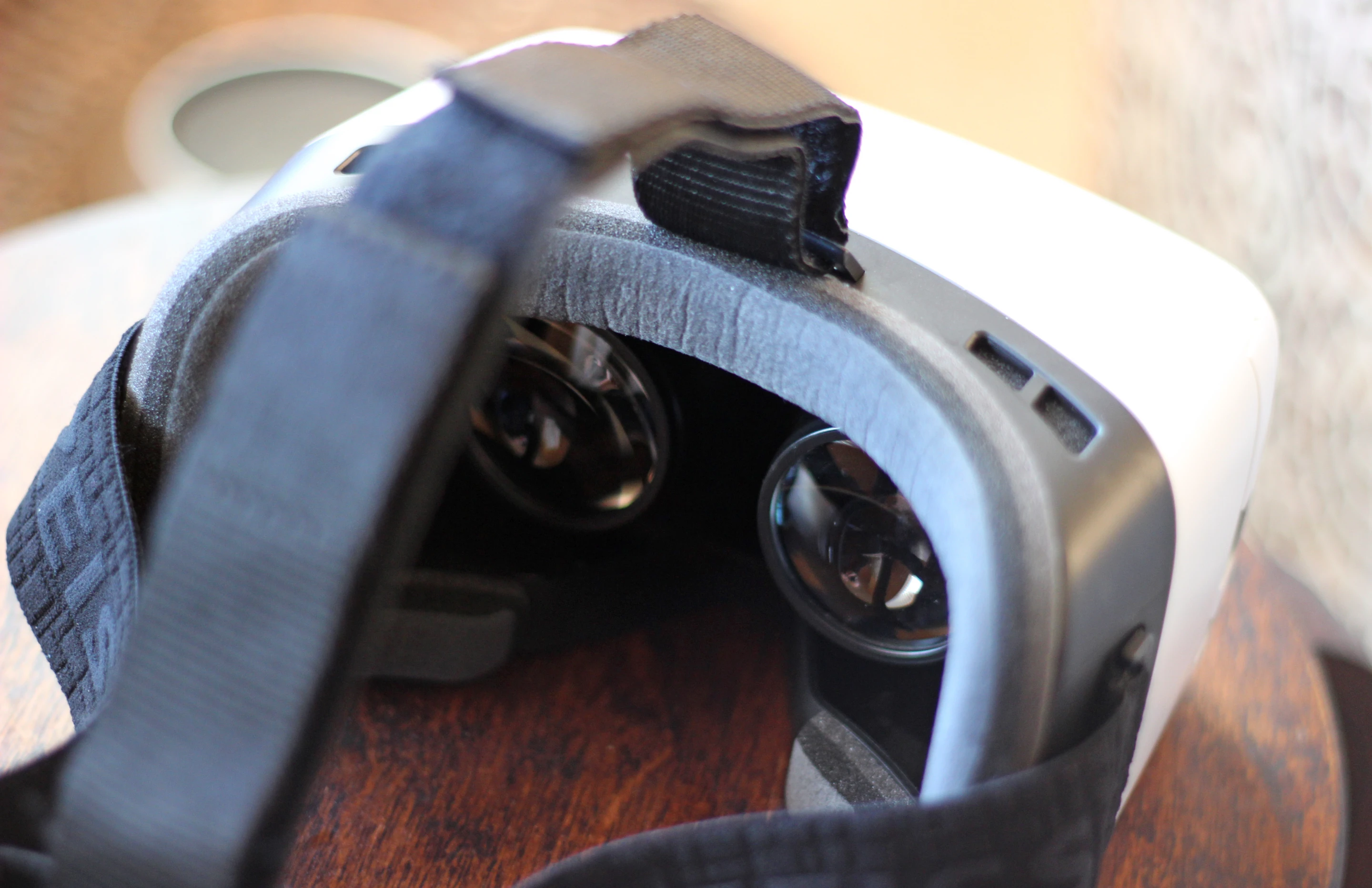 The foam padding is comfortable, and the whole headset looks a lot like the Gear VR (Photo: Will Shanklin/Gizmag.com)