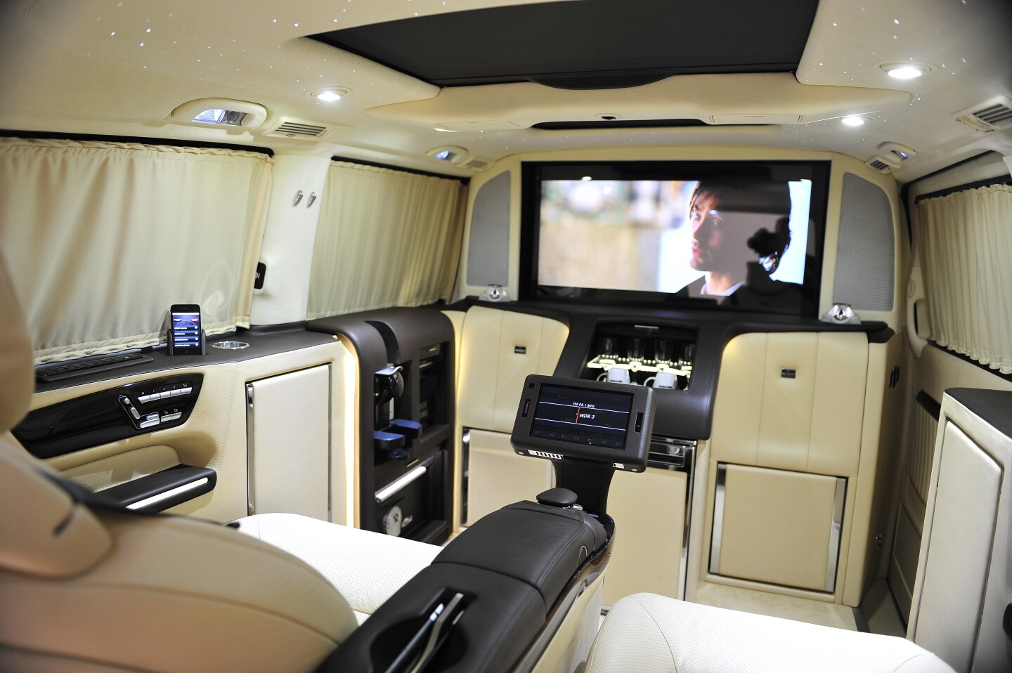 The BRABUS iBusiness 3D is based on the Viano Mercedes Van, offering a lot more room and even more space for equipment - it is described as a 3D Multimedia Lounge on Wheels