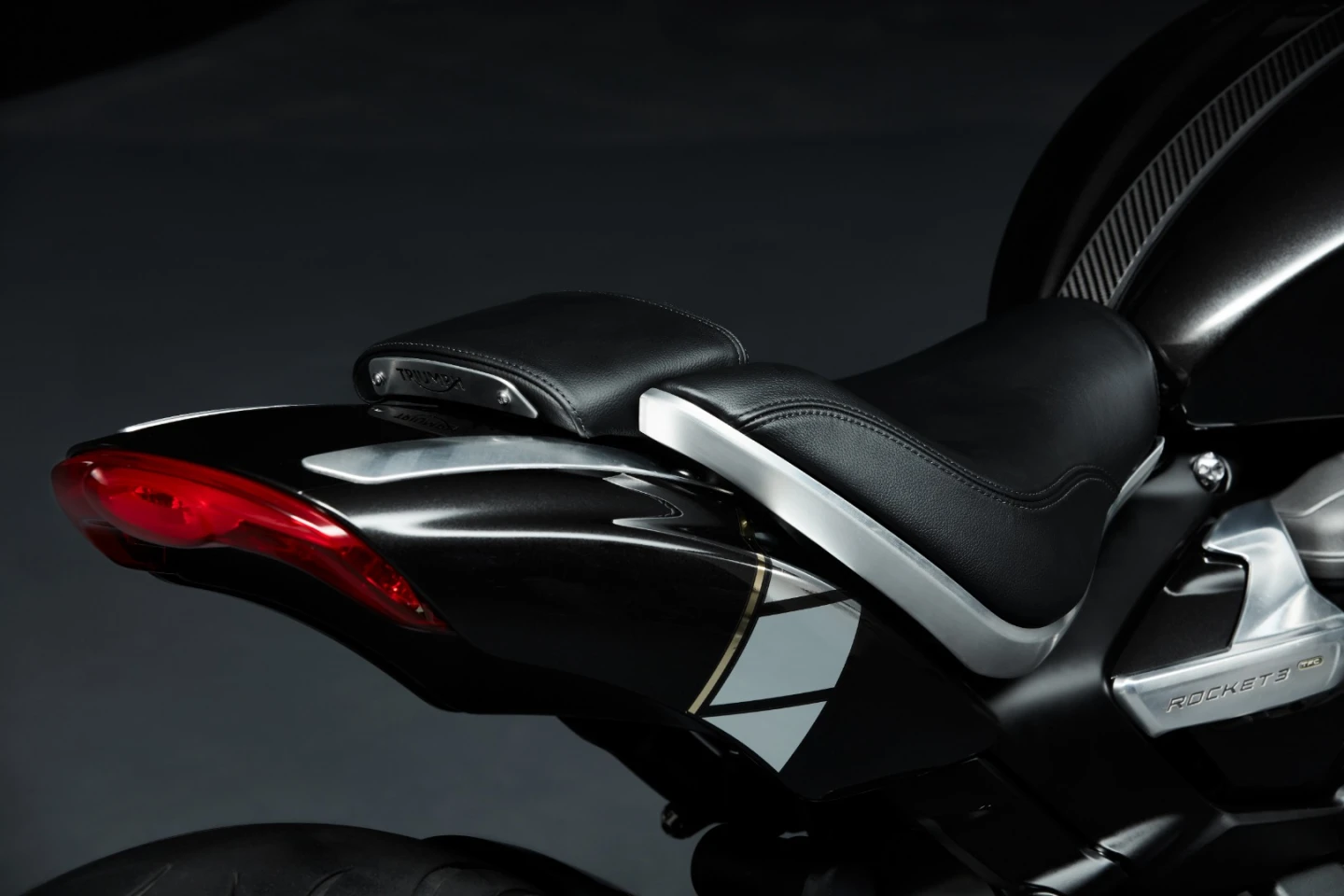 Solo seat unit