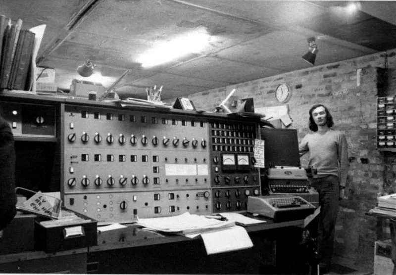 Stuart Fyfe with Flossie in the early 1970s (Image: The National Museum of Computing)