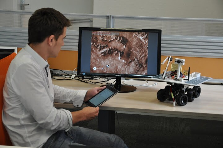 Curiosity@Play is a game combining a real model rover with a PC game (Photo: Curiosity@Play)