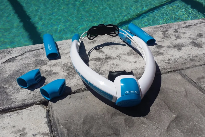 The Powerbreather comes with different attachments depending on whether you'll be swimming in calm or choppy water