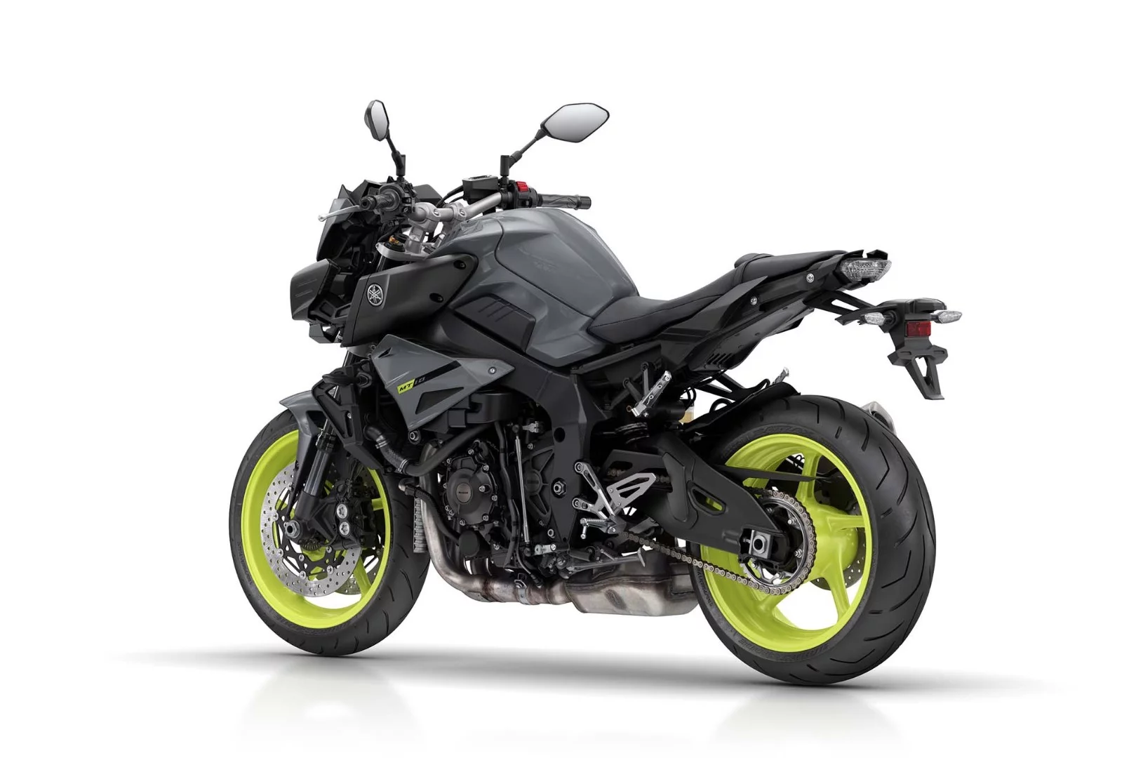 Yamaha MT-10: looking lairy with flourescent yellow rims