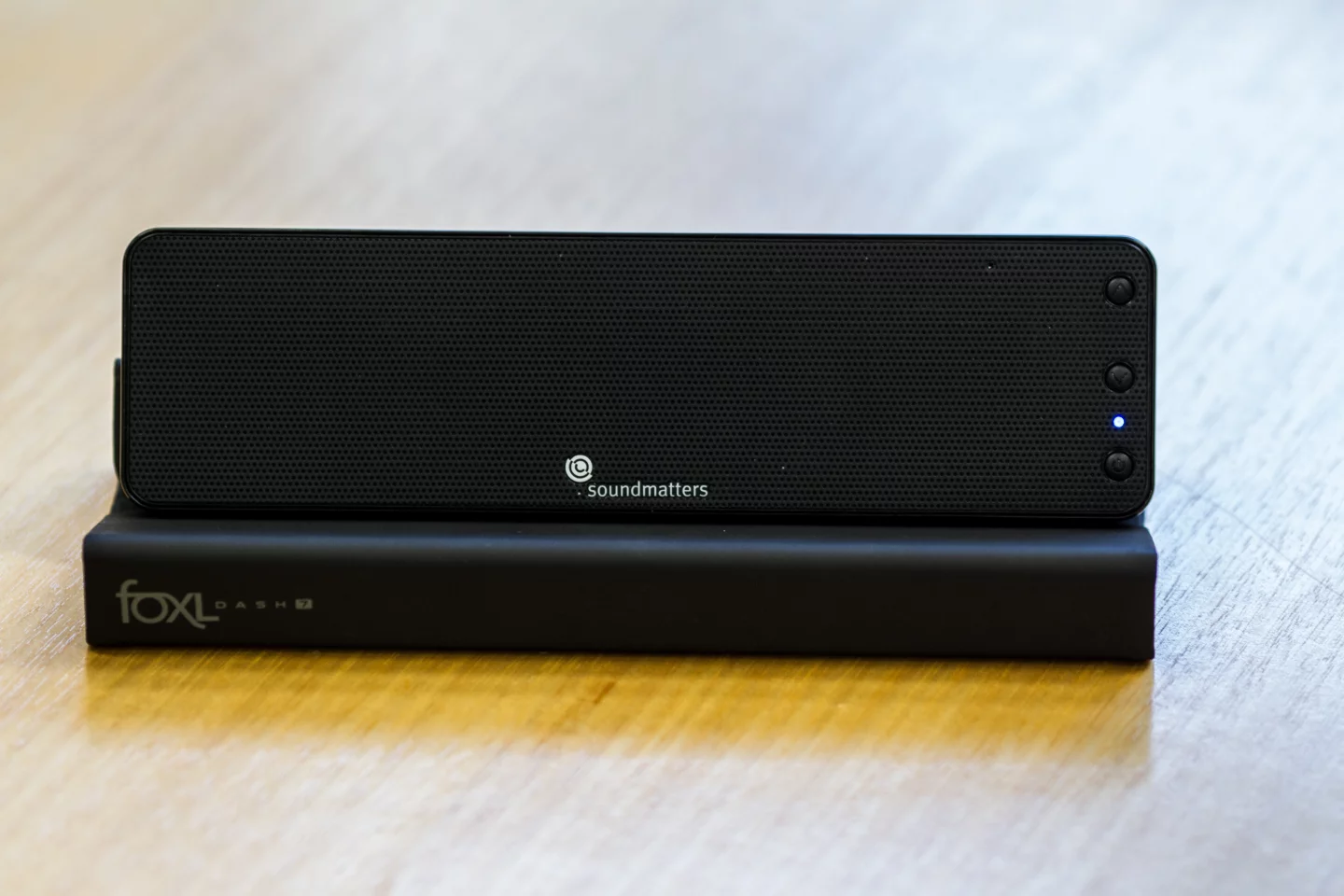 The speaker also features a noise-cancelling microphone, which affords it functionality as a speakerphone (Photo: Noel McKeegan/Gizmag.com)