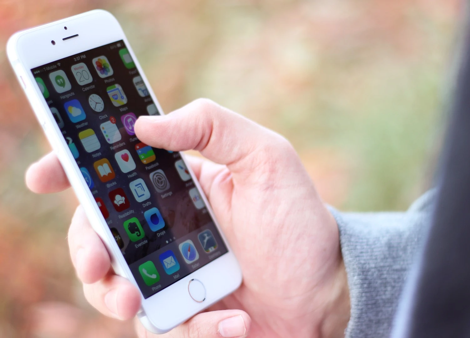 The smaller iPhone 6 is a little easier to use with one hand