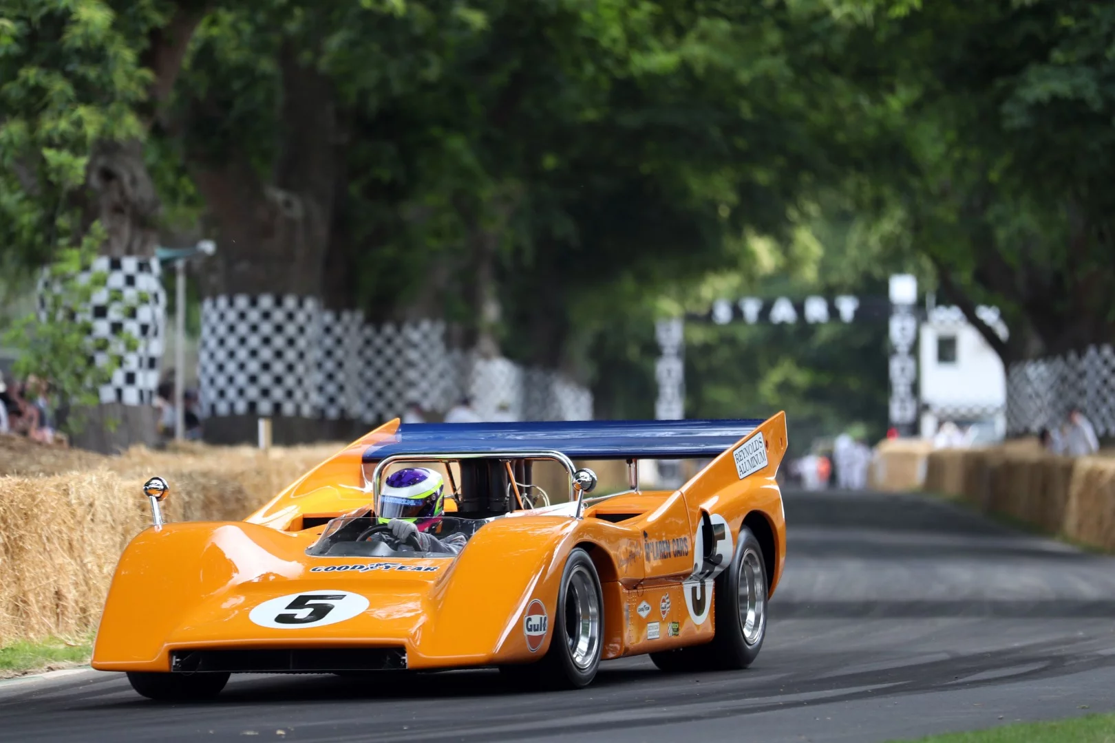 The 7.6-liter McLaren M8D Can-Am