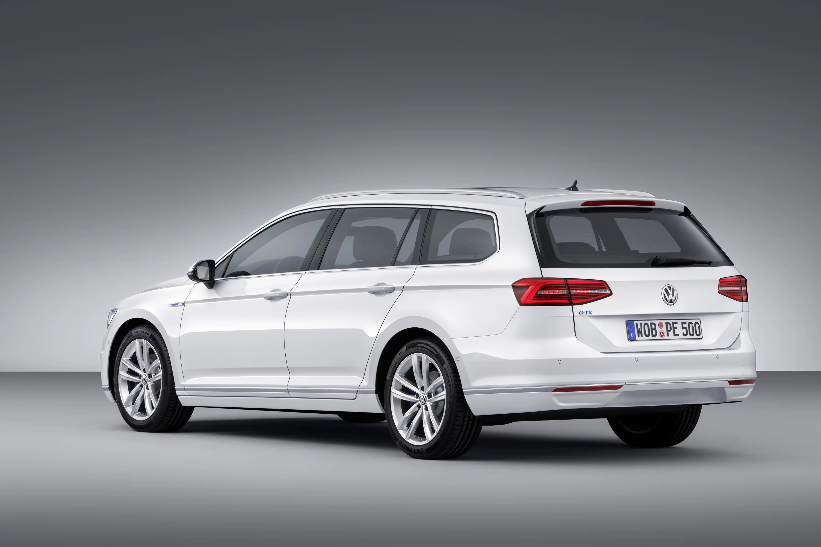 An NEDC combined figure of 141 mpg is possible with the Passat GTE