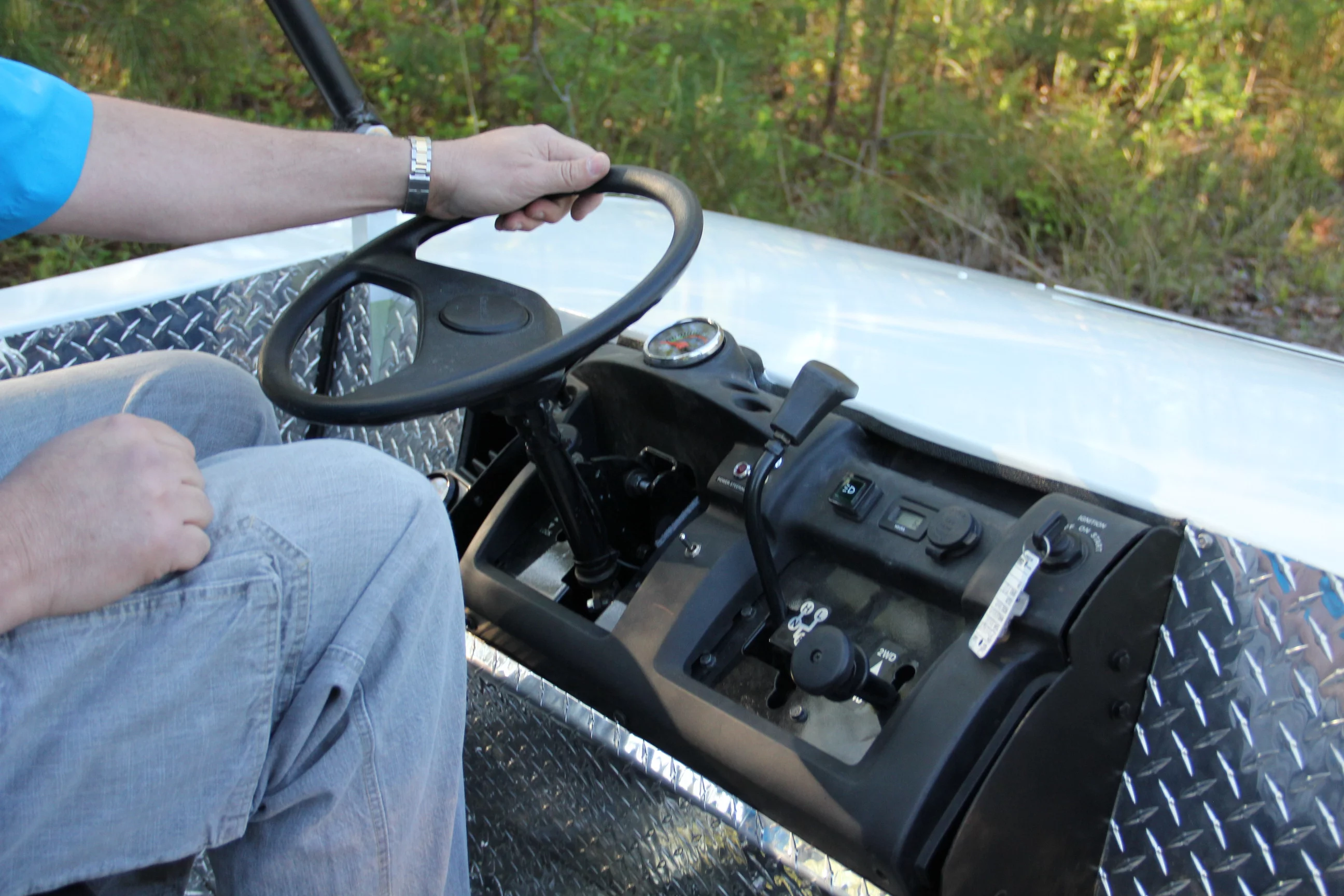 CAMI's diesel-electric hybrid amphibious Hydra Gator