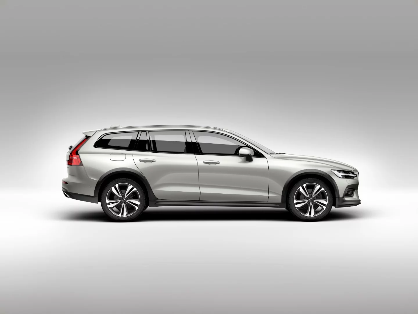 The V60 Cross Country gets up to an extra 3 inches of clearance
