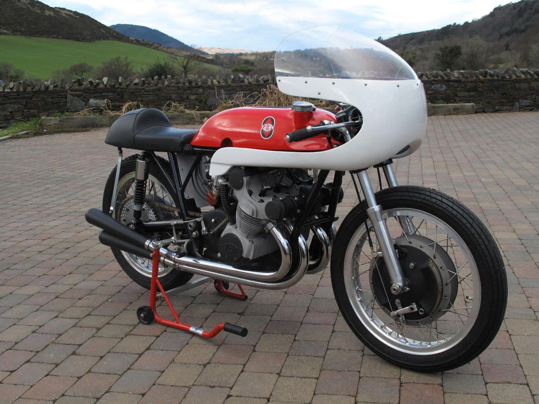 Completed in 2003, the remarkable re-creation of a 1957 Gilera 500cc GP Racer offered here is the work of Kay Engineering (MV Meccanica Verghera), world famous for its re-creations of classic MV Agustas and other exotica. The machine is the fourth of six made by MV Meccanica Verghera using a genuine ex-works 1957 Gilera 500 four, on loan from Italy, for guidance. It sold for GBP 84,000 (US$138,667) at Bonhams’ 2011 Stafford sale