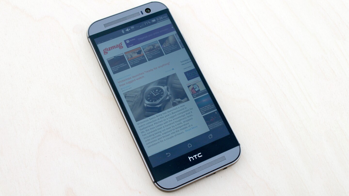 The One's display is larger this time around, with a 5-in diagonal