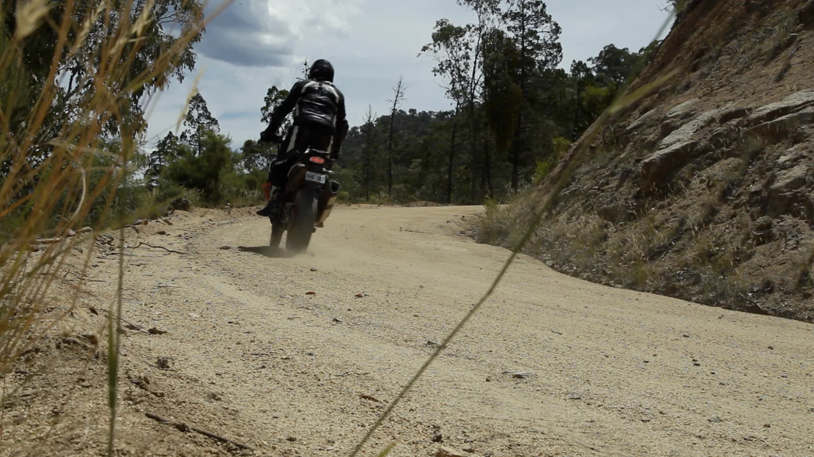 KTM Adventure 1190 R in the hands of a deeply uncomfortable rider (Photo: Gizmag/Cheng Aleng)