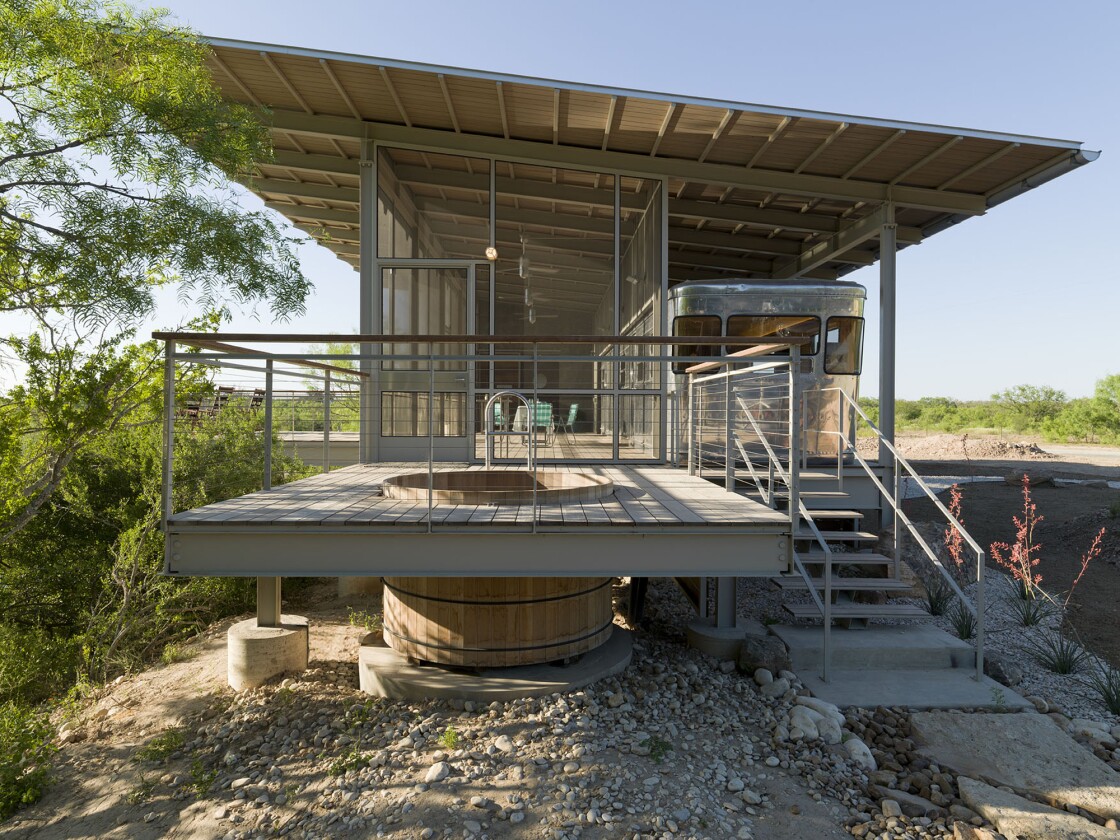 Simply sticking the trailer atop a hill wouldn't quite do, so the architects used a cradle (Photo: Paul Bardigjy)
