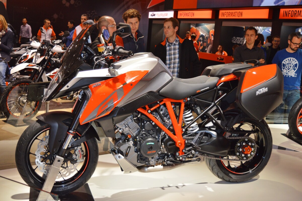 The KTM 1290 Super Duke GT redresses appropriately the Super Duke R to create the absolute sport touring bike