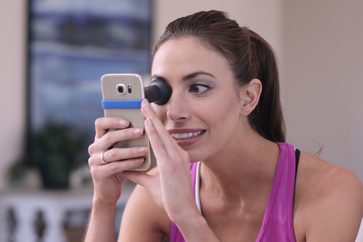 Portable Vision Testing Kit Puts An Eye Doctor In Your Smartphone