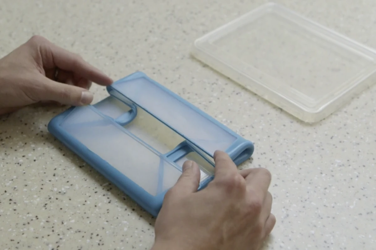 Each end of the FoldFlat container is fitted with strategically placed folds that allow it to be squashed down to a slim package when not in use