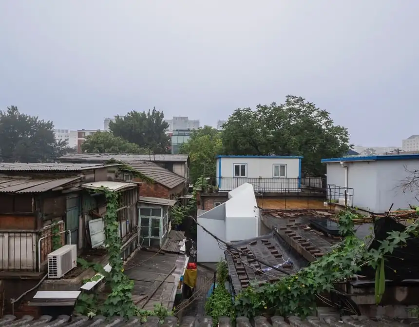 Mrs. Fan's Plugin House was assembled by a small team in just a few hours, but can potentially be built by two people with one hex key in just 24 hours