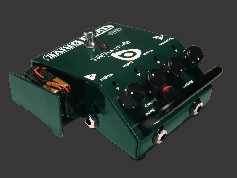 A magnetic battery compartment allows access without tools