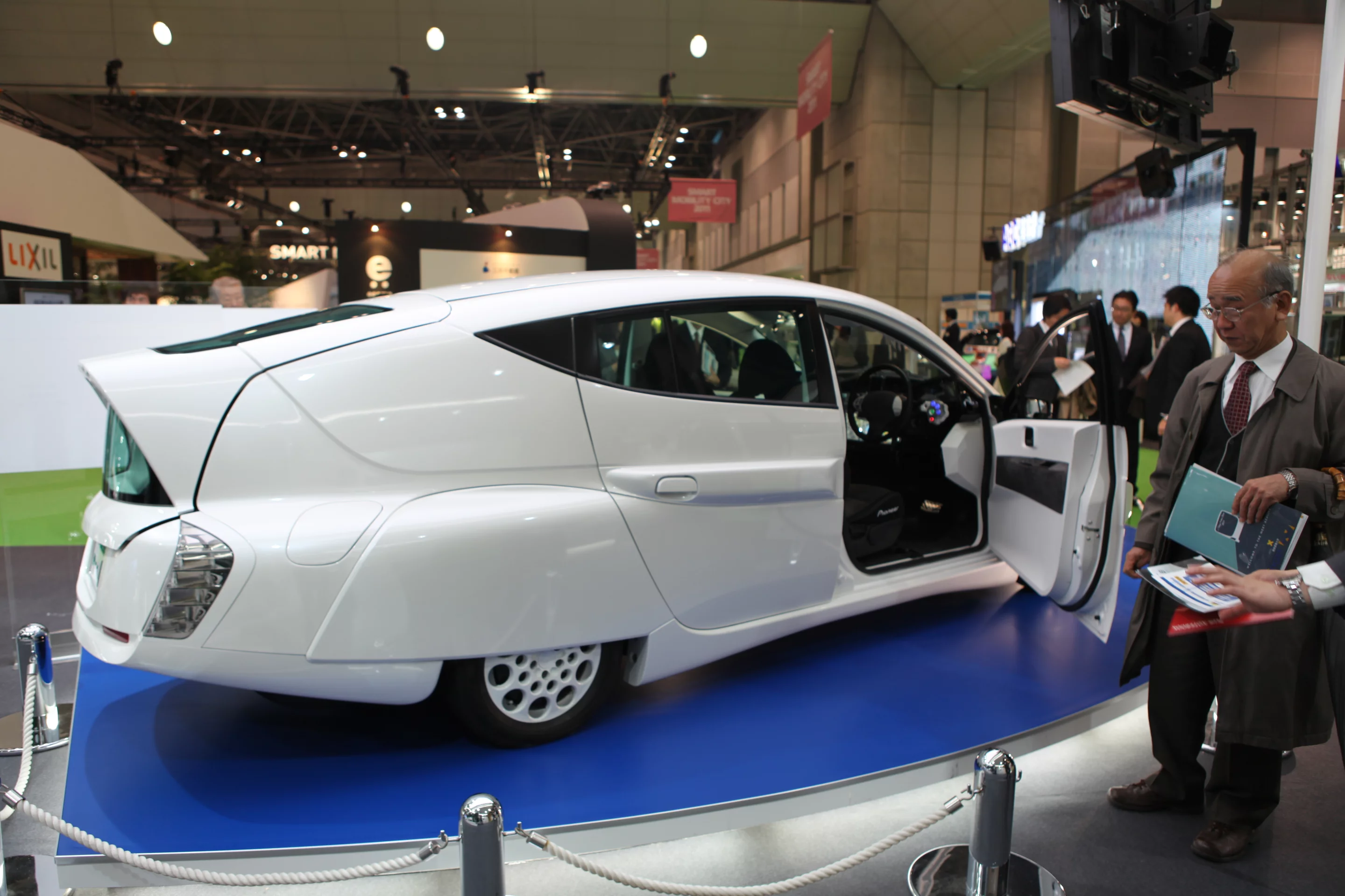 The prototype SIM-LEI electric car