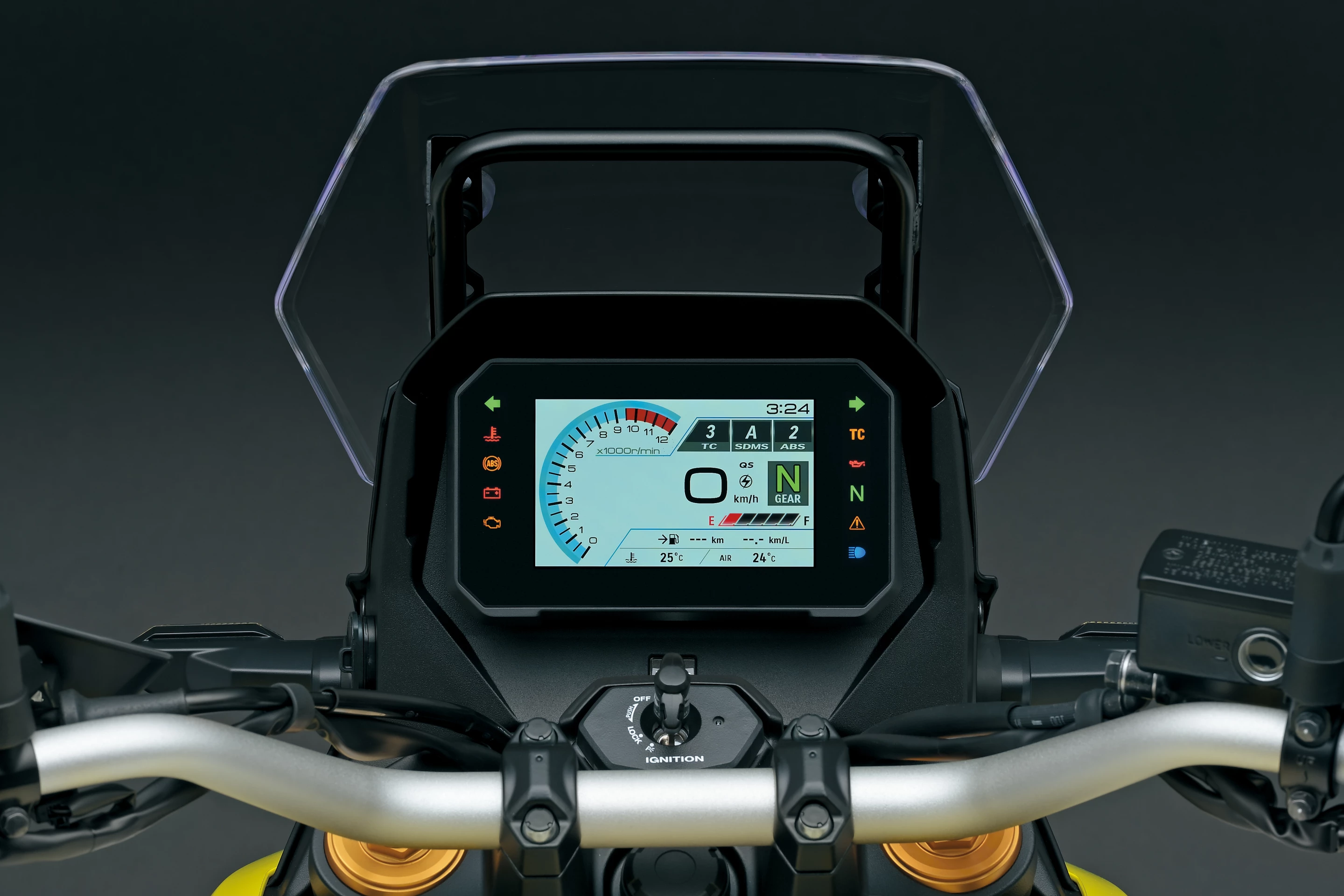 The instrument panel of the 2023 Suzuki V-Strom 800DE consists of a 5-inch color TFT screen, equipped with a USB charging port on its left side that can provide up to 5V output and 2A maximum current