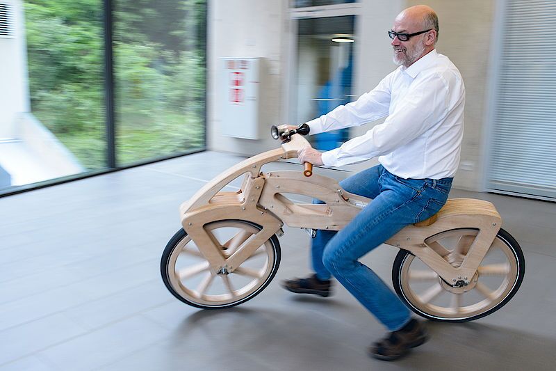 The Draisine 200.0 has a top motor-assisted speed of 25 km/h (16 mph)